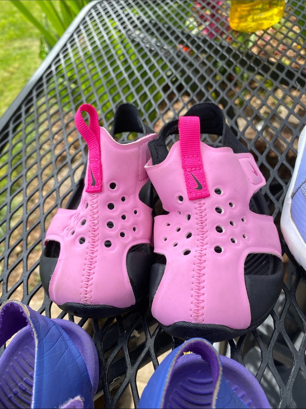 Nike toddler girl  Assorted Slip-On  - Preowned lot  of 5 Great size 5 and 6 - Picture 5 of 7
